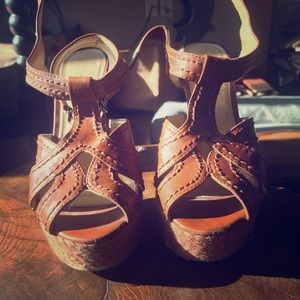 Lauren Conrad  pumps.